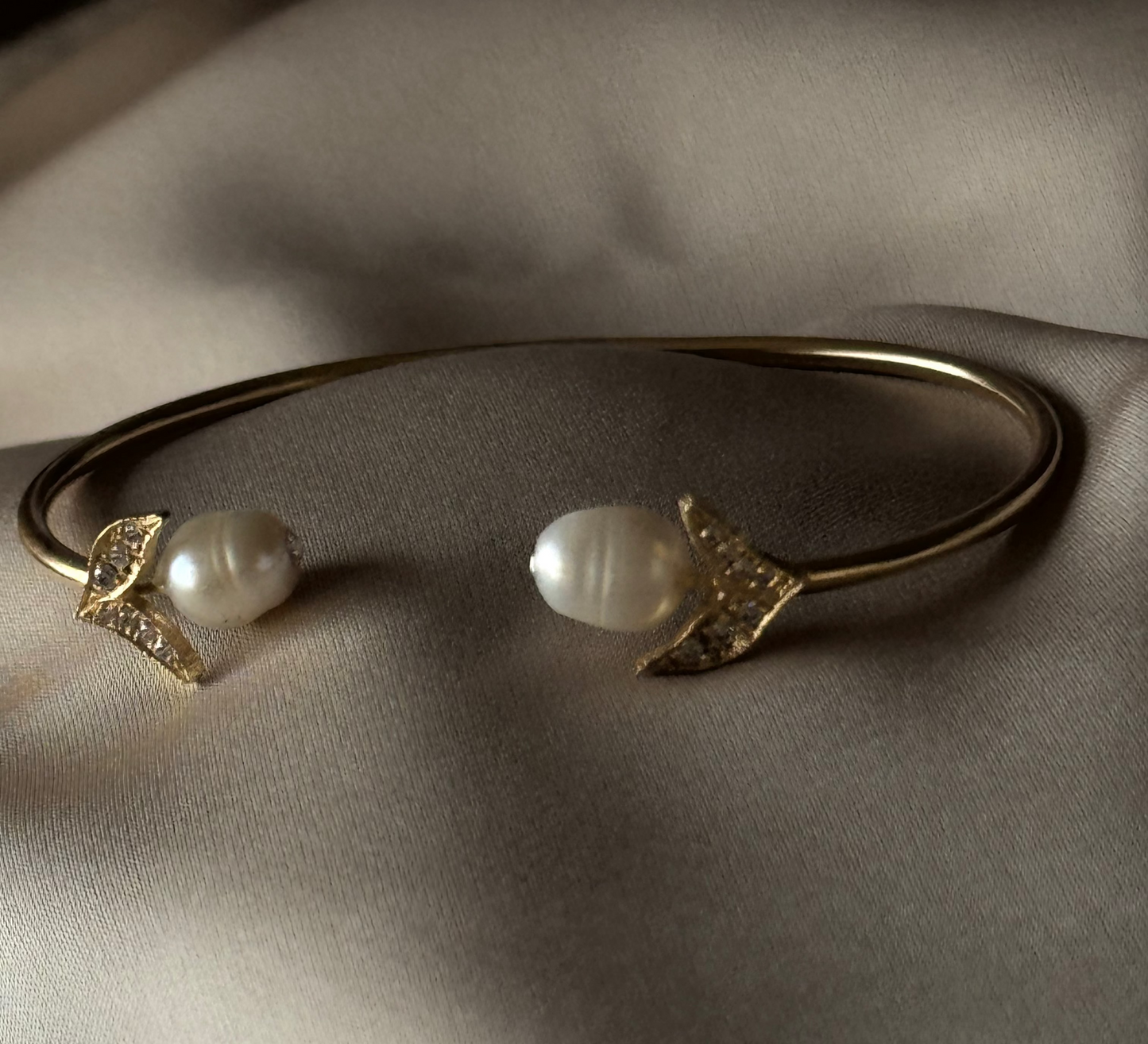 OPALINE BANGLE