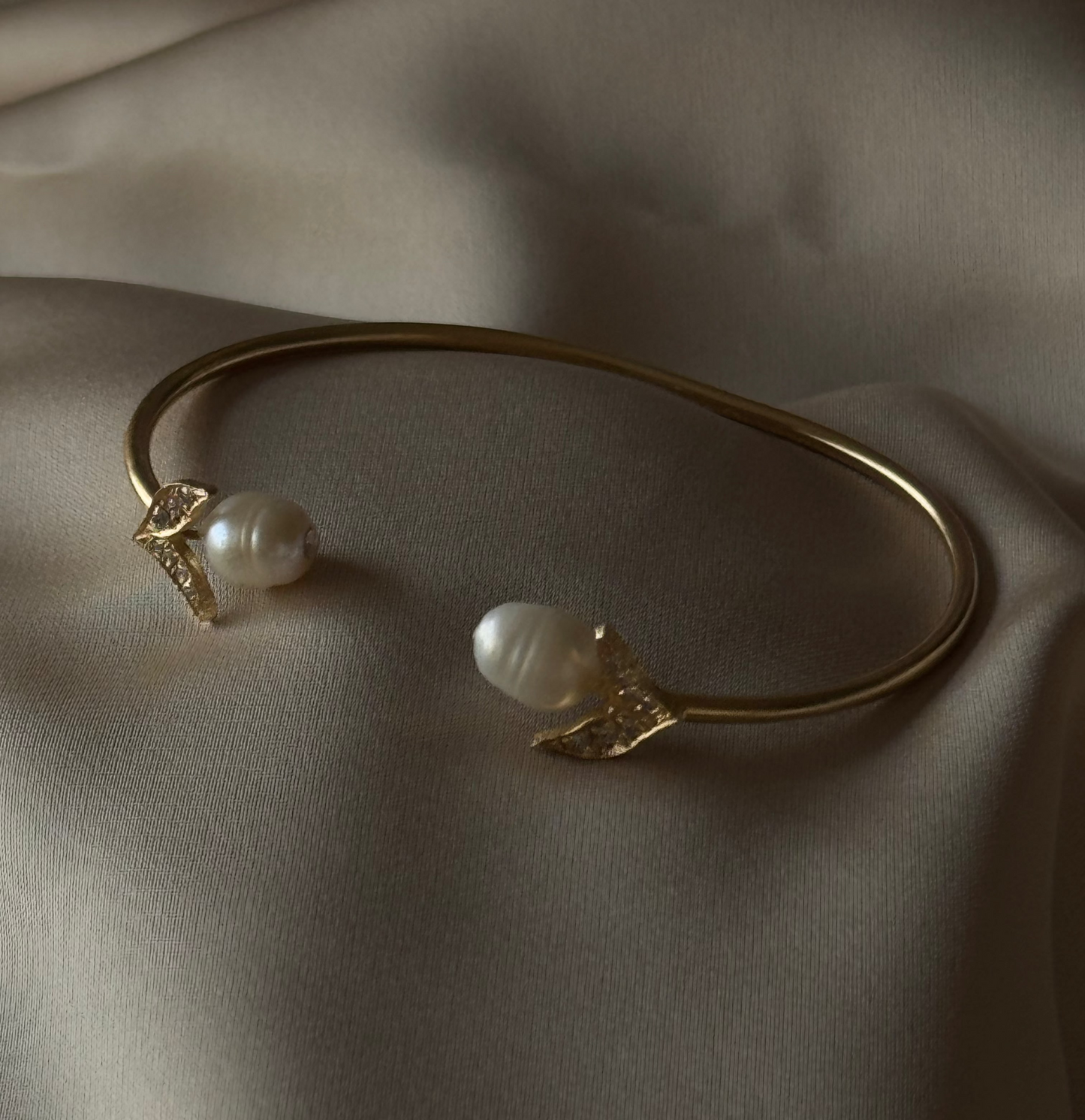 OPALINE BANGLE