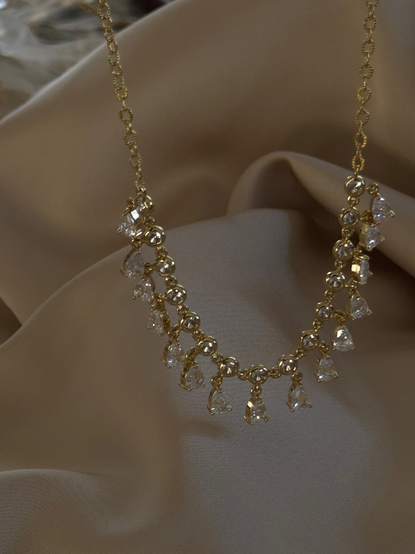 RADIARA DROP NECKLACE